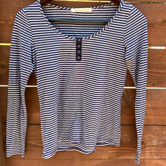 Striped brand new comfort long sleeved tee. - Picture 1 of 2